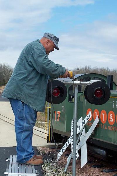 10 - Don (Tennessee) working on crossing signal 4-19-08 (2)