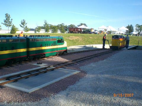 The 216 & the 325 wait while Ron Parrish's 3538 gets ready to take a ride on the turntable.